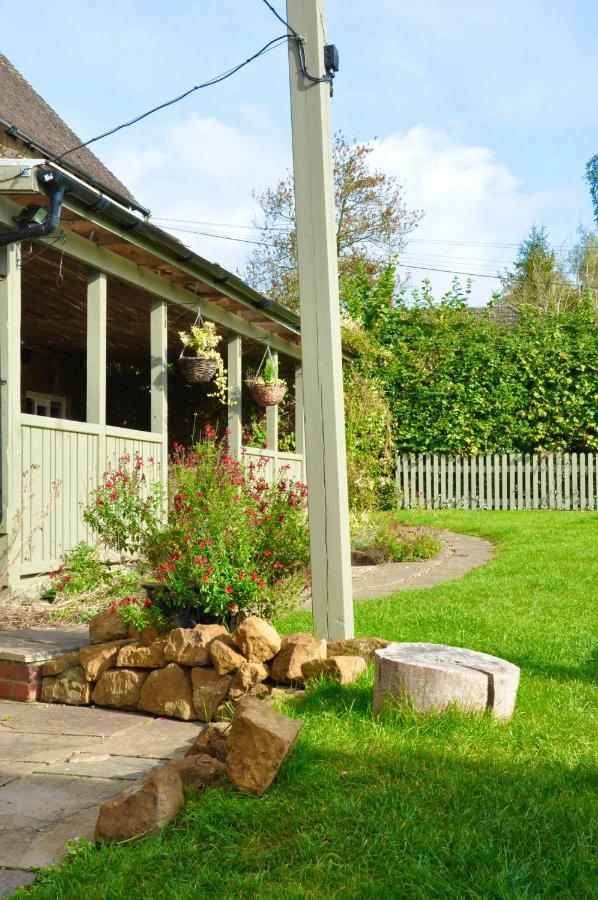 The Hollybush Inn And B&B Priors Marston Экстерьер фото