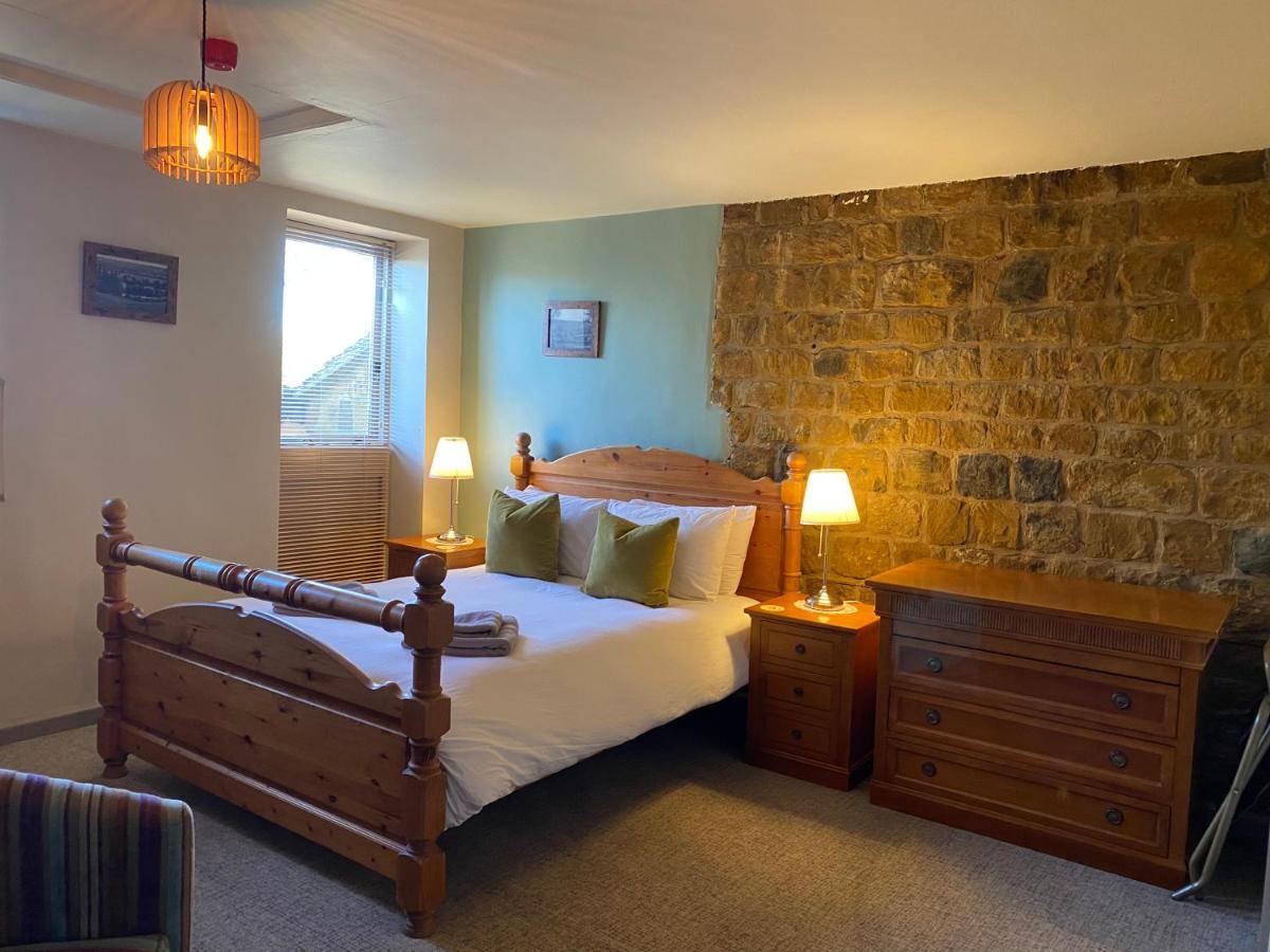 The Hollybush Inn And B&B Priors Marston Экстерьер фото
