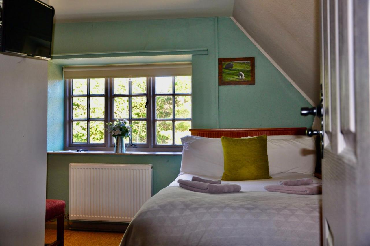 The Hollybush Inn And B&B Priors Marston Экстерьер фото