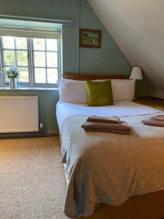 The Hollybush Inn And B&B Priors Marston Экстерьер фото
