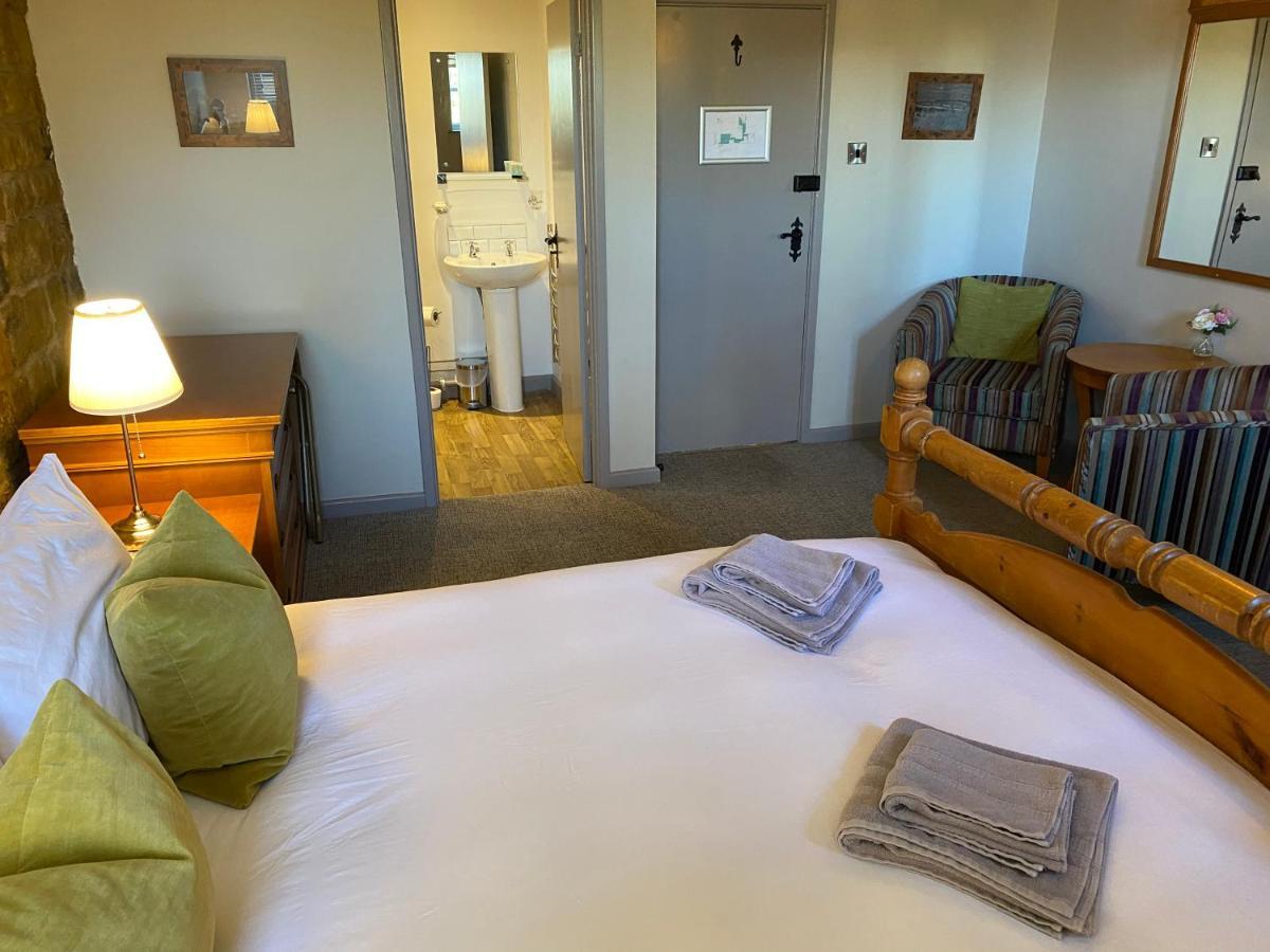 The Hollybush Inn And B&B Priors Marston Экстерьер фото