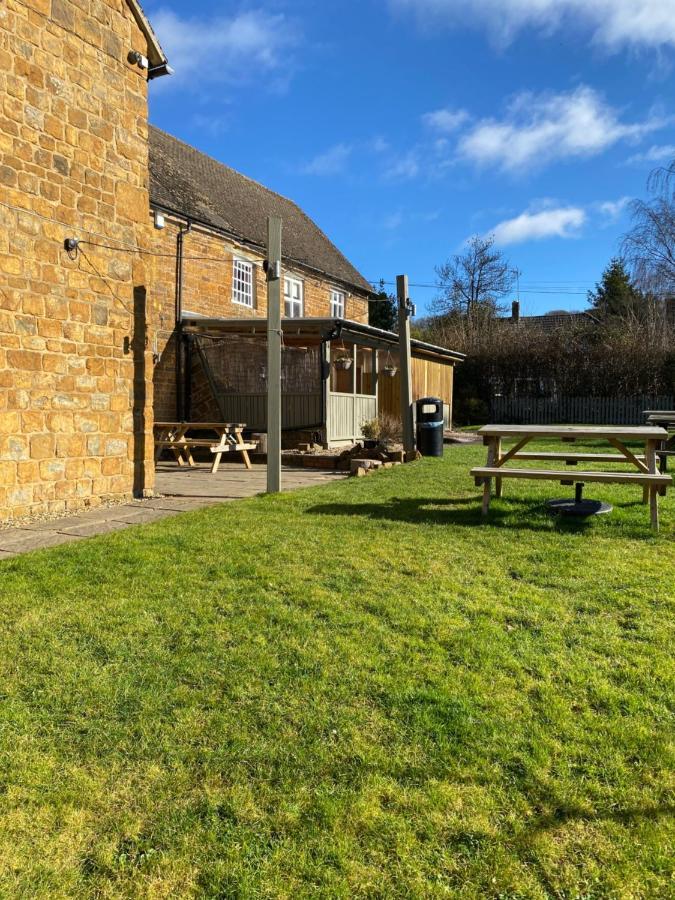 The Hollybush Inn And B&B Priors Marston Экстерьер фото