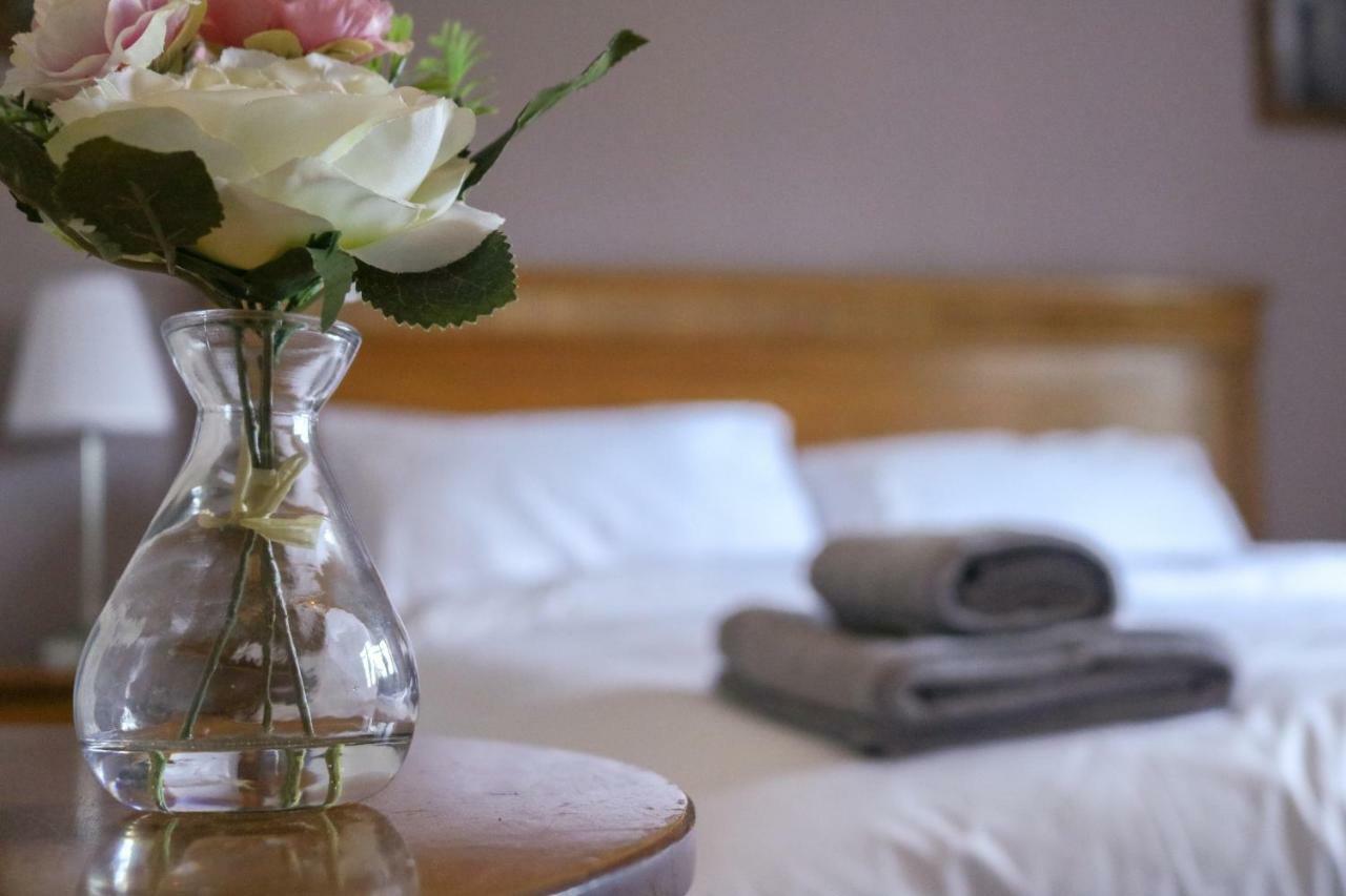 The Hollybush Inn And B&B Priors Marston Экстерьер фото