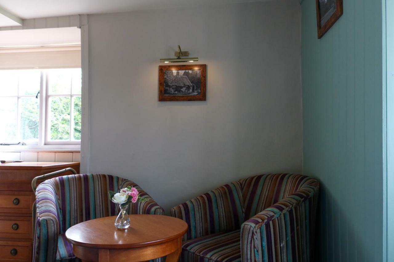The Hollybush Inn And B&B Priors Marston Экстерьер фото