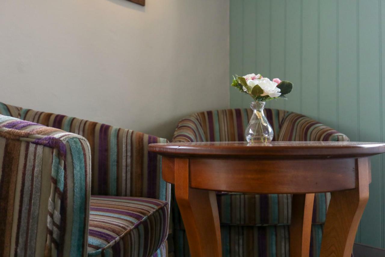 The Hollybush Inn And B&B Priors Marston Экстерьер фото