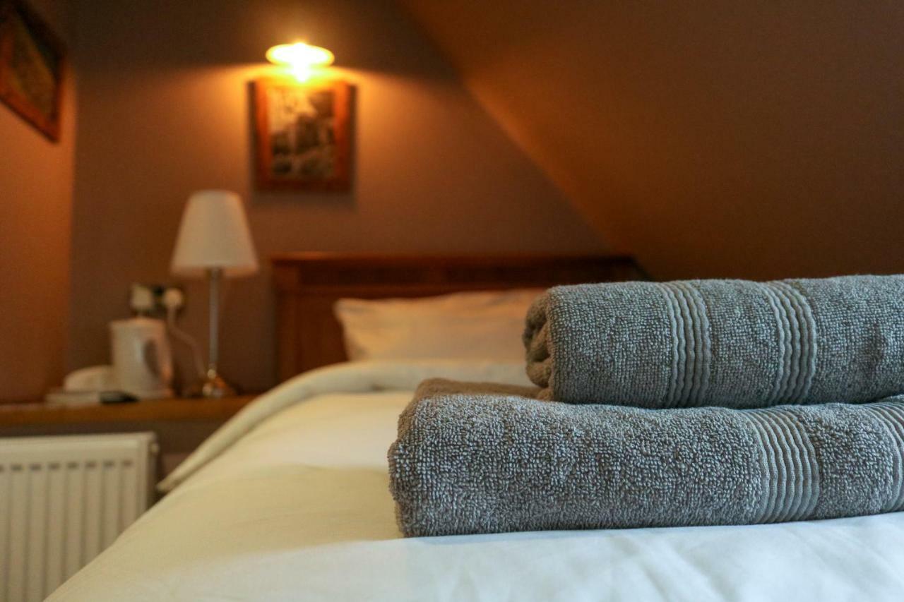 The Hollybush Inn And B&B Priors Marston Экстерьер фото
