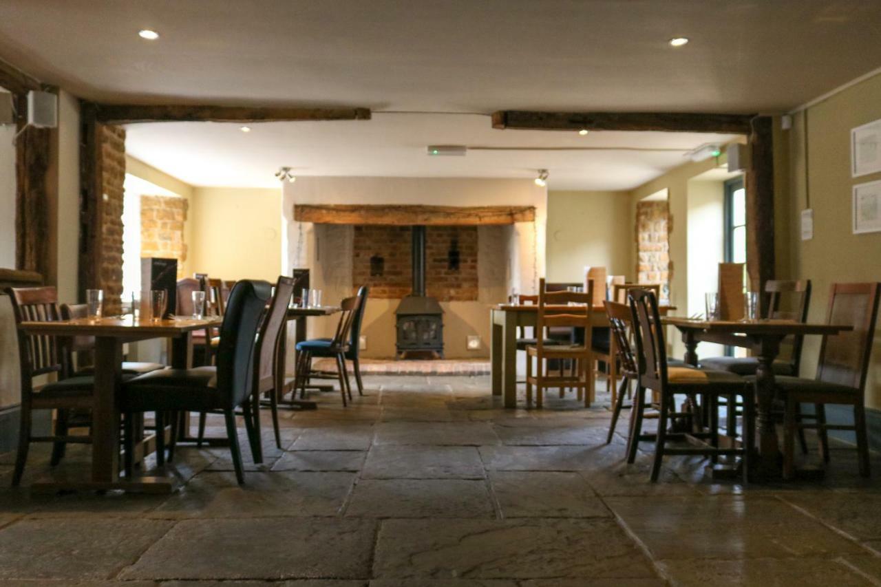The Hollybush Inn And B&B Priors Marston Экстерьер фото